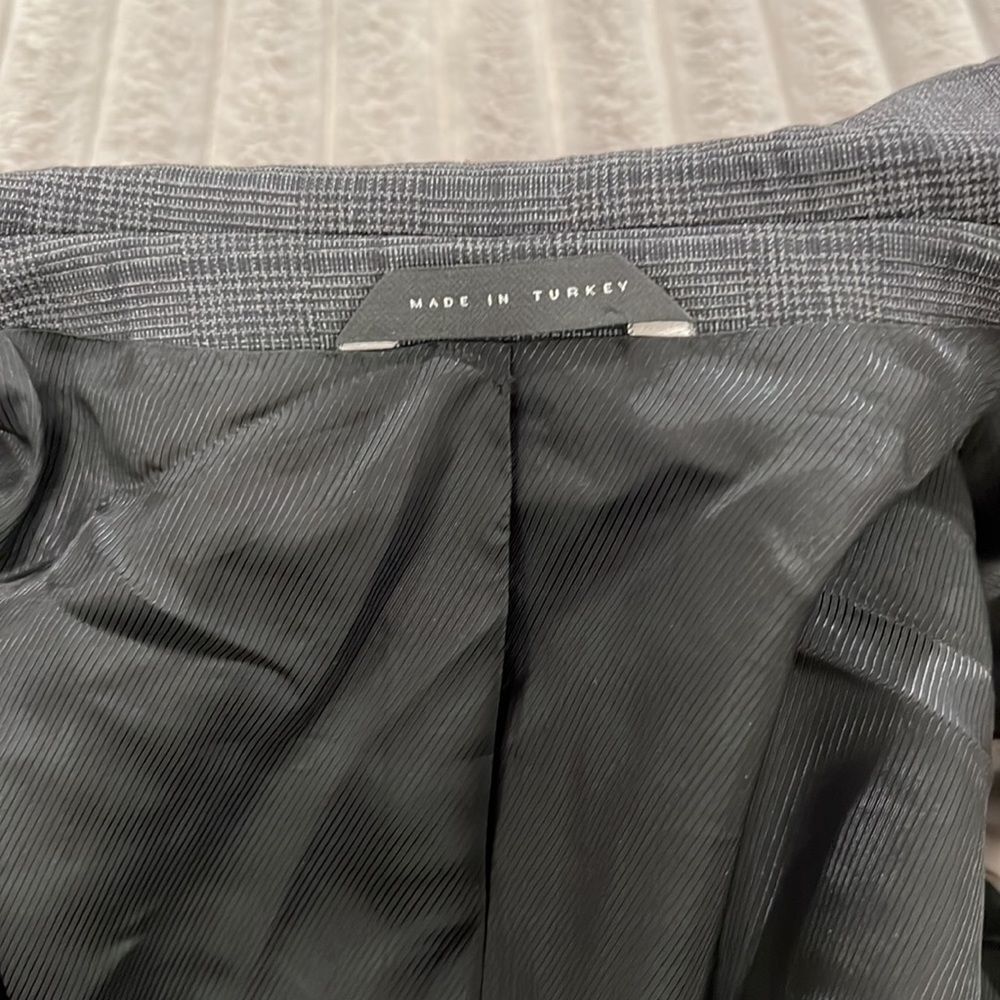 Hugo Boss Suit - Picture 16 of 16